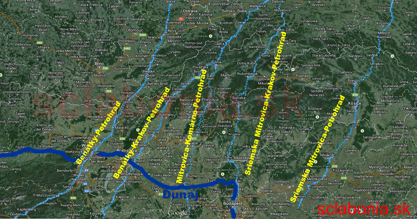 Optimálne trasy, detail. Červenou sú trasy západ-východ, modrou juh-sever, oranžovovu juh-východ.